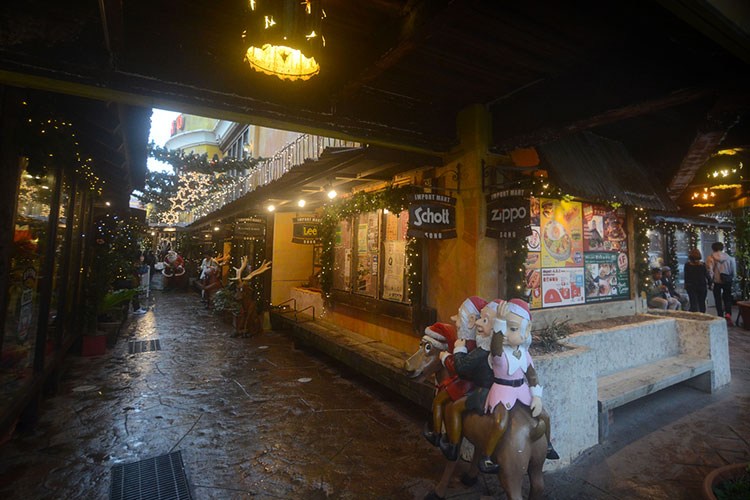 Christmas decorations at American Depot in Mihama American Village.