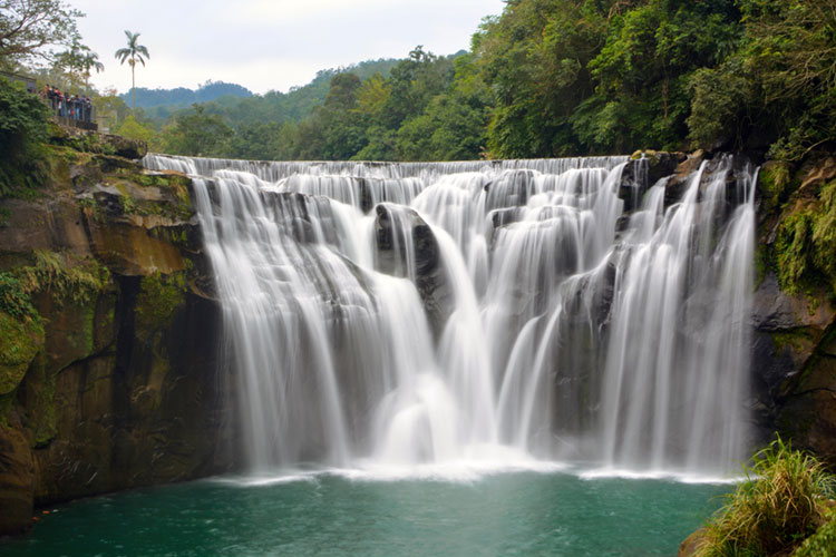 Long exposure of the beautiful Shifen Falls in Pingxi.