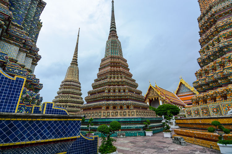 The four giant chedis of Wat Pho.